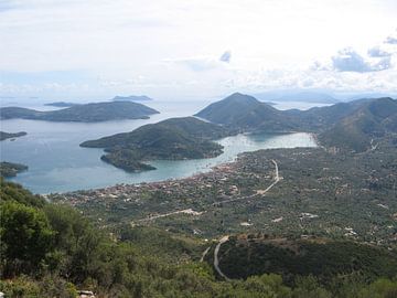 Uitzicht over eiland Griekenland van Toon Loonen