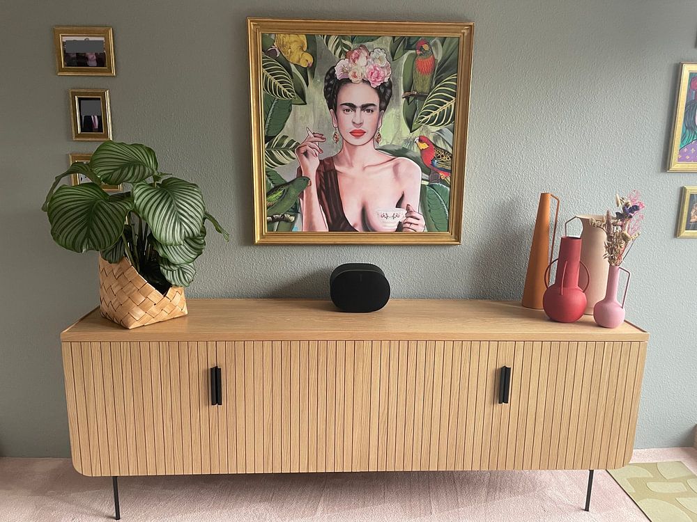 Frida con amigos  par Nettsch . 