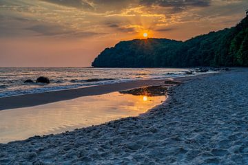 Vue de la plage de Binz au lever du soleil sur Andreas Völkel