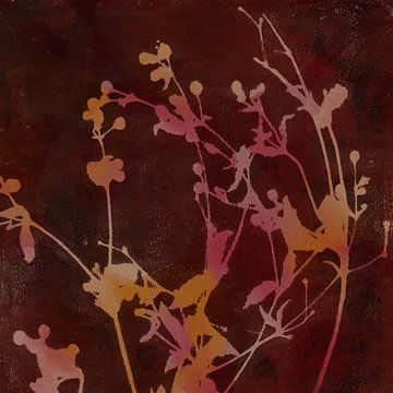 Dromen in de natuur. Bloemen in paars, warm bruin en geel van Dina Dankers