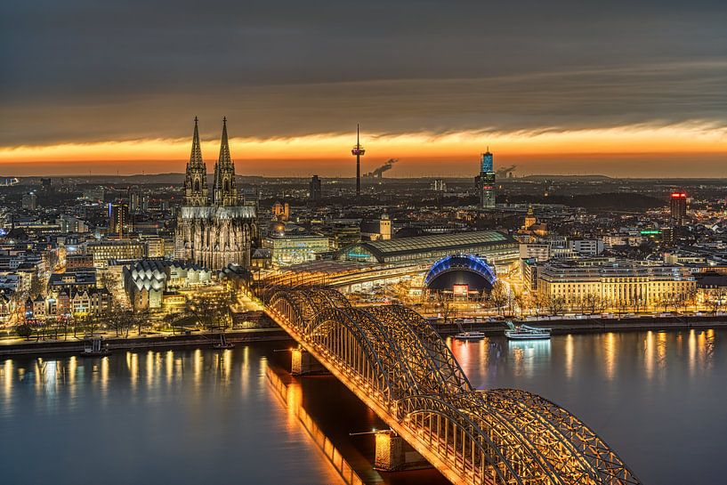 Köln bei Nacht von Michael Valjak