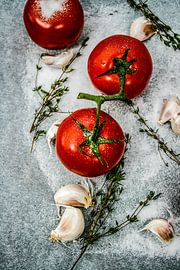 Tomatoes by Nina van der Kleij