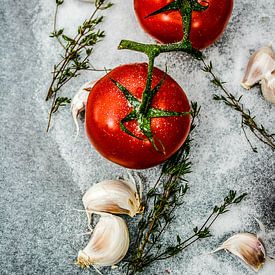 Tomatoes by Nina van der Kleij