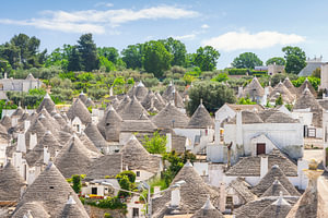 Ansicht der Trulli von Alberobello, Apulien, Italien