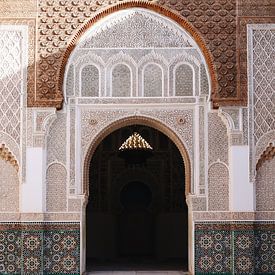 Binnenplaats van de Ben Youssef Madrasa van Marrakech van FemmDesign