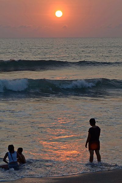 Zonsondergang Bali 2 van Annemie Lauvenberg