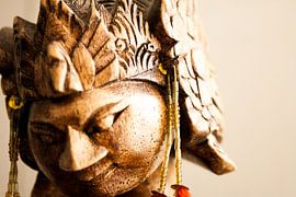 Houten beeld by Chris Tijsmans