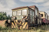 Verlassene Lokomotive von Art By Dominic Miniaturansicht