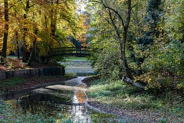 Brücke in Moerbeke im Herbst von Alain Gysels