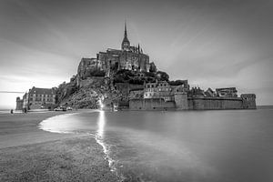 Le Mont Saint Michel sur Rene Ladenius Digital Art