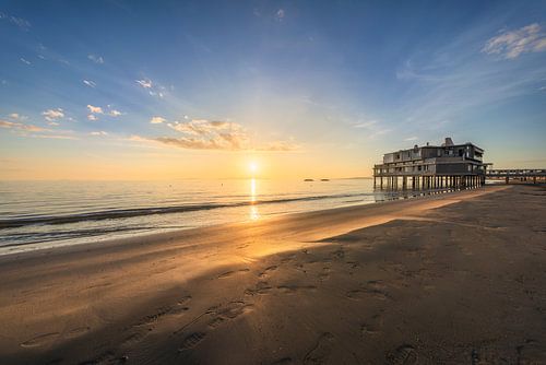 Follonica strand bij zonsondergang, Toscane