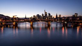 Frankfurt Skyline Abenddämmerung von domiphotography