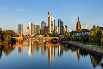 Frankfurt am Main in der frühen Morgensonne, Deutschland von Adelheid Smitt