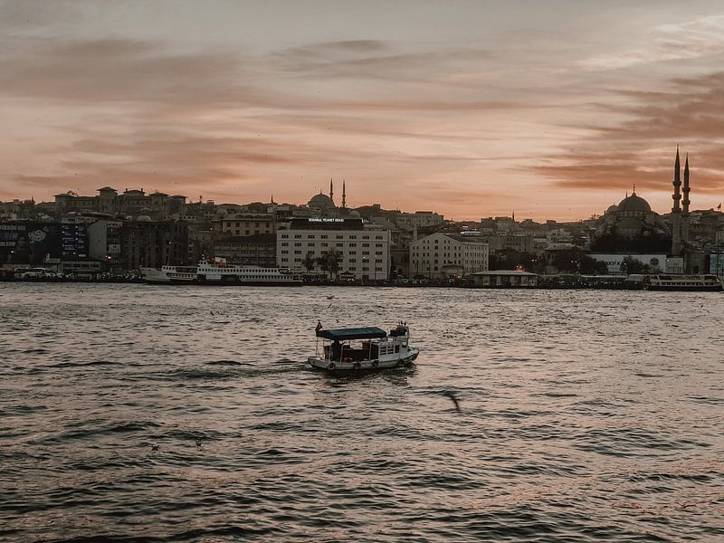 Istanbul by Hello Pompoyo