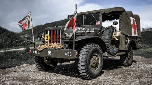 Dodge WC56 red cross