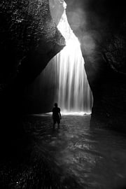 Tukad Cepung Waterfall by Oscar van Crimpen