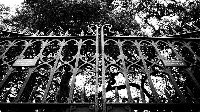 Gate by Liv ter Riet