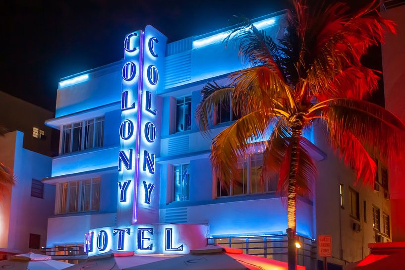 Miami Beach by night by t.ART
