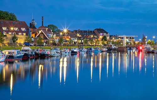 Harderwijk during the blue hour. by Justin Sinner Photography (Photographer on Texel)