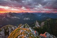 Dramatische zonsopgang op de top - Säuling - Tirol van Jiri Viehmann thumbnail