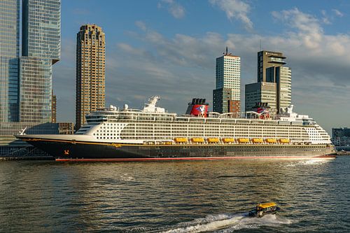 Le paquebot Disney Dream à Rotterdam.