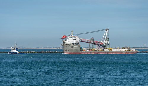 Giant 7 leaves the port of Rotterdam.