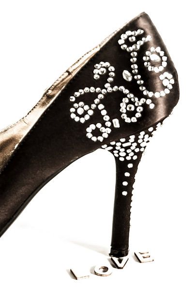 kick love with feet by Norbert Sülzner