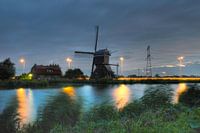 Oude molen bij nacht