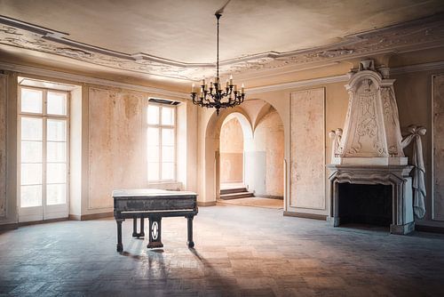 Abandoned Piano in the Light.
