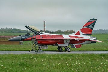 Dänisches F-16 Solo Display Team 2023 "Dannebrog". von Jaap van den Berg