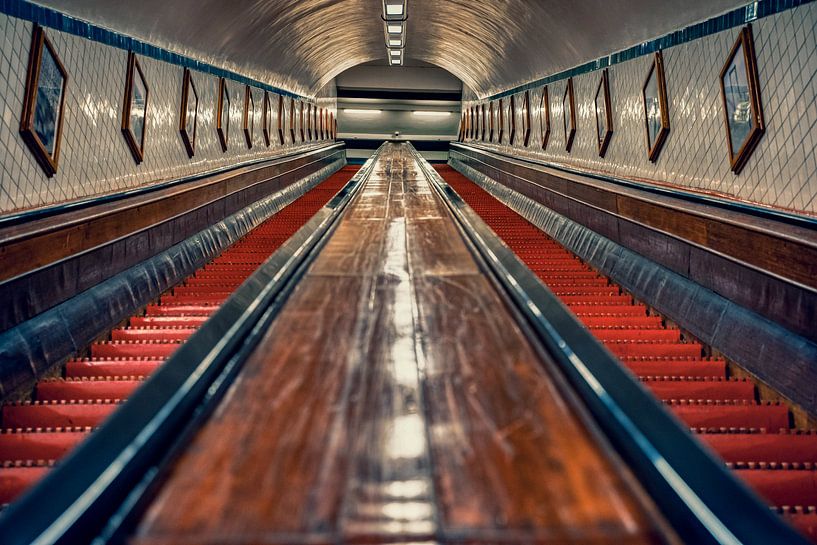 Old escalator by Bart cocquart