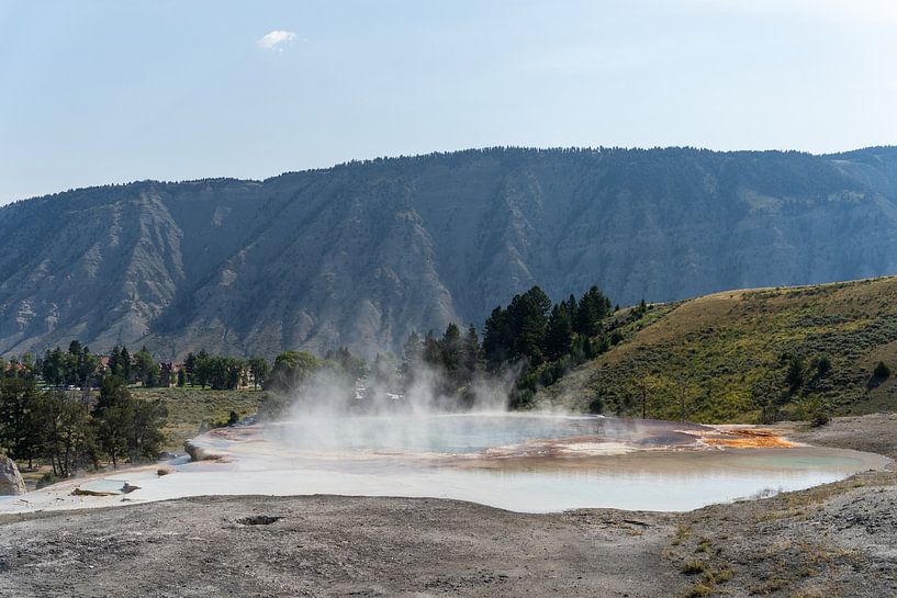 Mammoth Hot Springs, Yellowstone National Park, USA by Jeroen van Deel