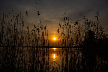 zonsondergang aan het water van Jeroen Lugtenburg
