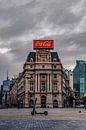 Groot Coca Cola reclamebord op classicistisch gebouw, Brouckèreplein B van Daan Duvillier | Dsquared Photography thumbnail