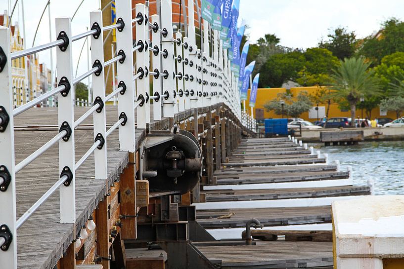 Curaçao: Koningin Emmabrug of Pontjesbrug (1) van rene marcel originals