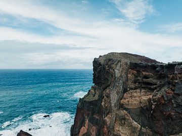 Rotsen en oceaan in Madeira van Elisabeth Fotografie