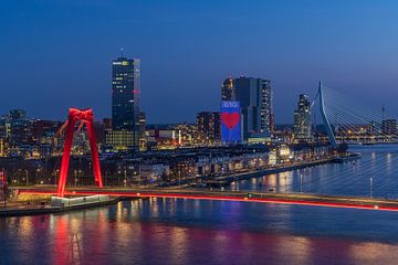 The cityscape of Rotterdam with the Willemsbrug, Erasmusbrug and the Noordereiland