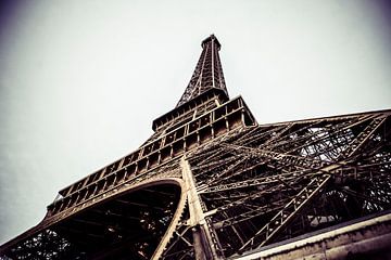 Paris Eiffel Tower van Mark Zanderink