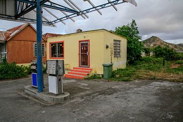 Abandoned pumping station in St. Eustatius by Joost Adriaanse