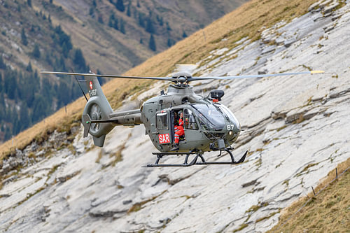 Hélicoptère Eurocopter EC 635 de l'armée de l'air suisse. sur Jaap van den Berg
