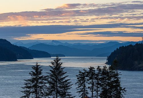 Vancouver Island bei Sonnenuntergang an der Westküste Kanadas.