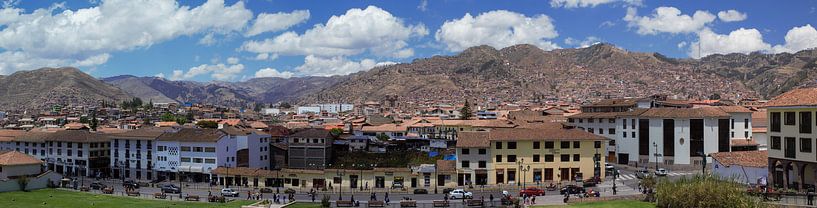 Panorama van  de stad Cuzco, Peru van Rietje Bulthuis