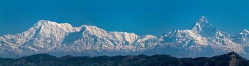 De Annapurna bij Pokhara in Nepal van Roland Brack