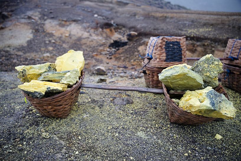 Yellow sulphur and the woven baskets of Javanese miners by Frank Photos
