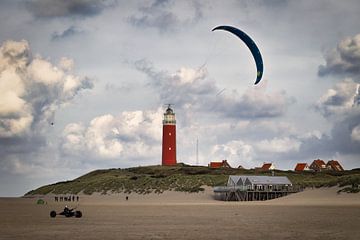 Leuchtturm Texel mit Buggy. von Anneke Hooijer