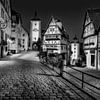Rothenburg ob der Tauber am Abend in schwarzweiß von Manfred Voss, Schwarz-weiss Fotografie