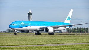 Abfliegende KLM Boeing 777-300.
