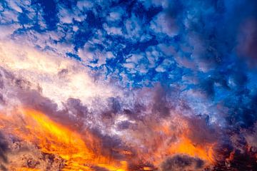 Kleurrijke wolken van Dieter Walther