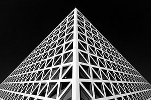 Symmetrische Architektur in Zwolle in Schwarz und Weiß, Niederlande von Adelheid Smitt