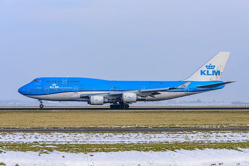 KLM Boeing 747-400 "City of Vancouver" in winters weer.